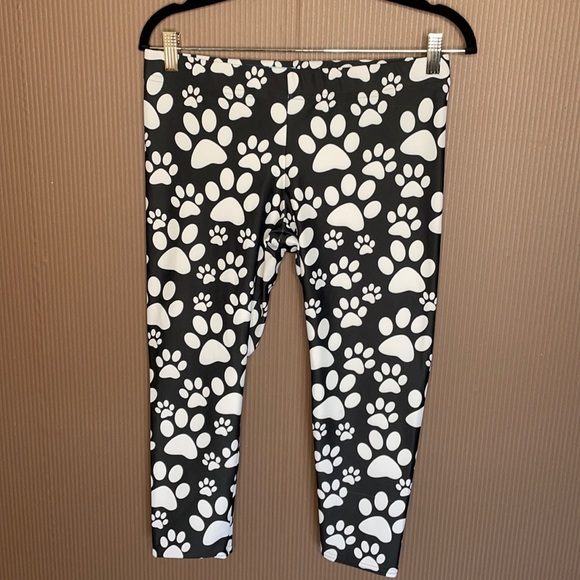 Call me active leggings size large paw print - Picture 1 of 4